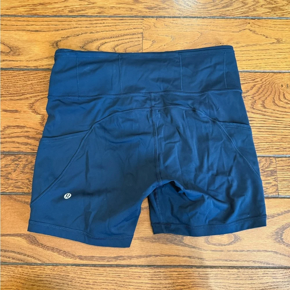 Lululemon Women's Navy Blue Shorts with Pockets - Picture 2 of 2